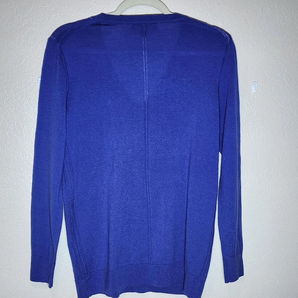 Banana Republic Extra Fine Merino Wool V-Neck Sweater Royal Purple size Medium
